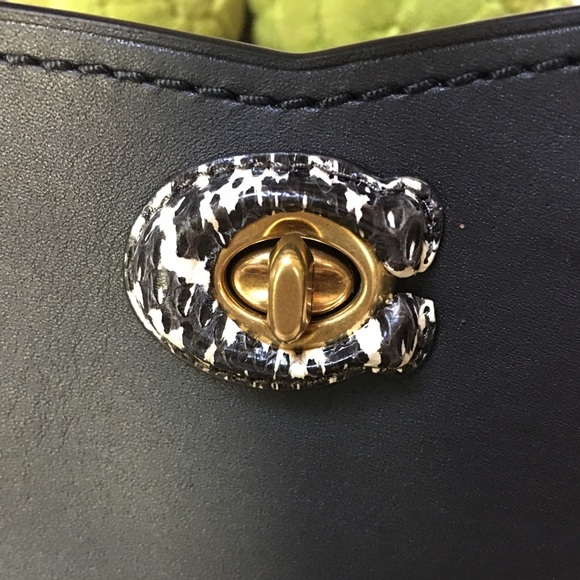 Stunning Coach Exotic Detailed Mason Color - Picture 5 of 16